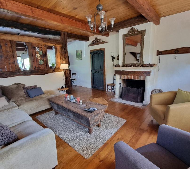 Photo of Livingroom in Saint-Cernin-de-lHerm
