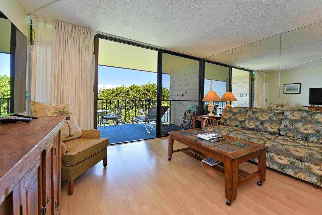 Photo of Others in Kahana