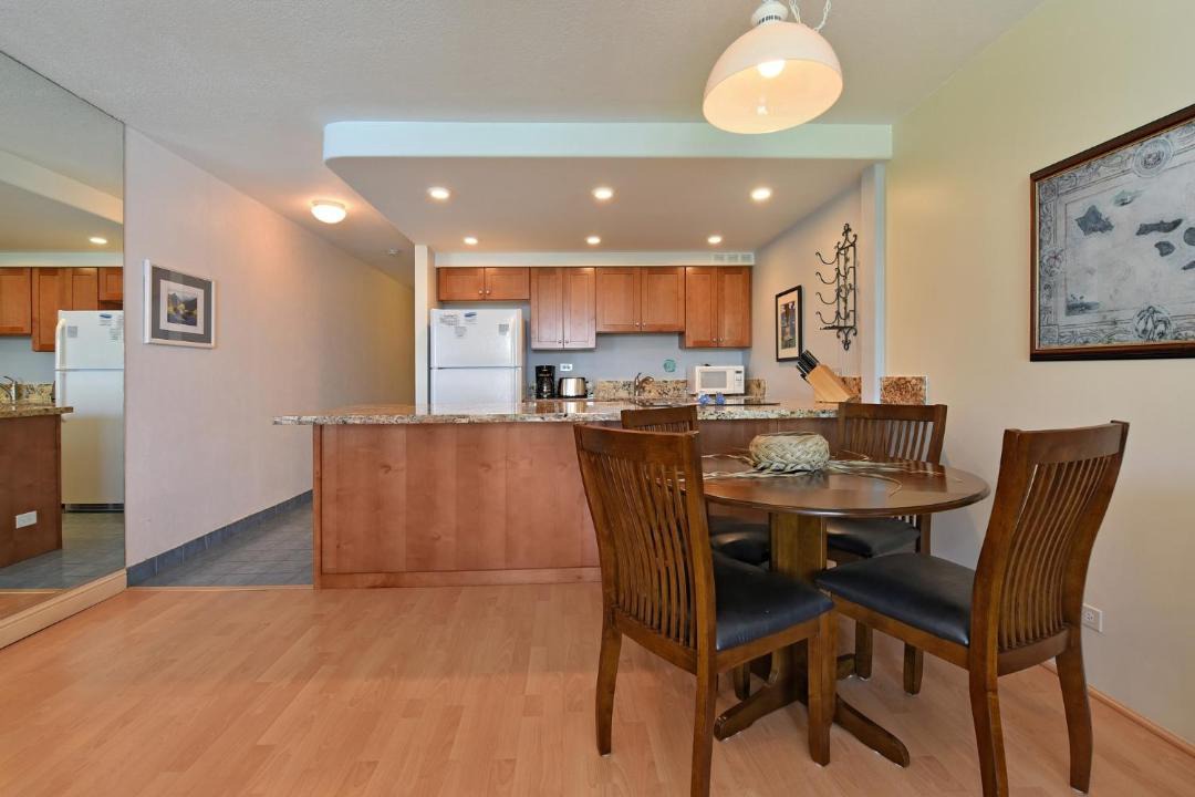 Photo of Others in Kahana