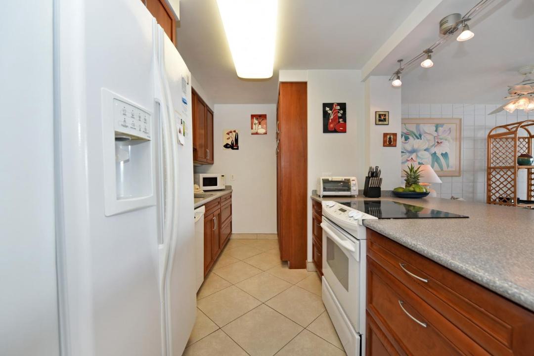 Photo of Others in Kahana