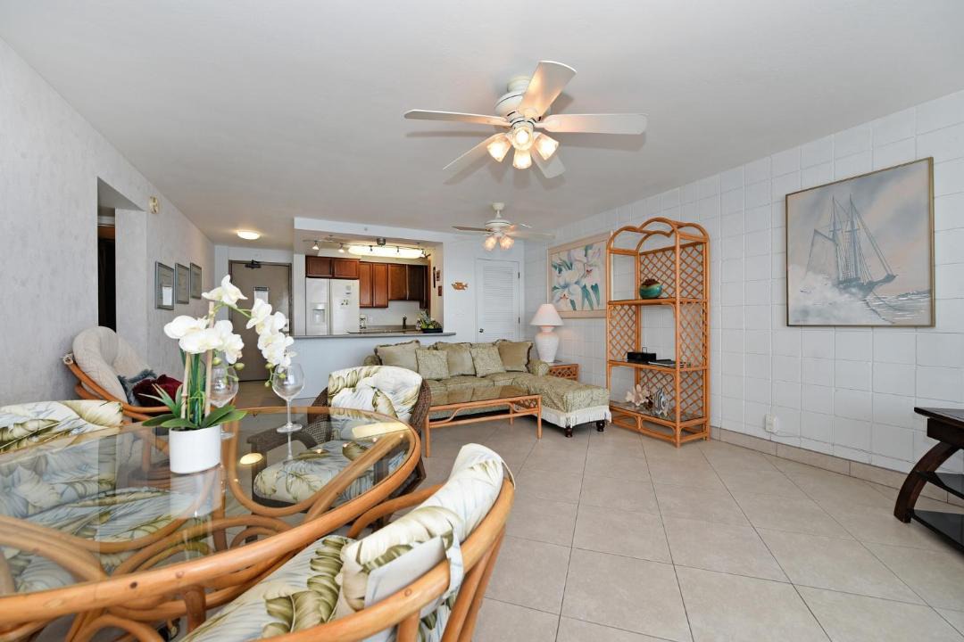 Photo of Others in Kahana