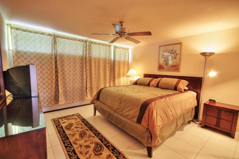 Photo of Others in Kahana