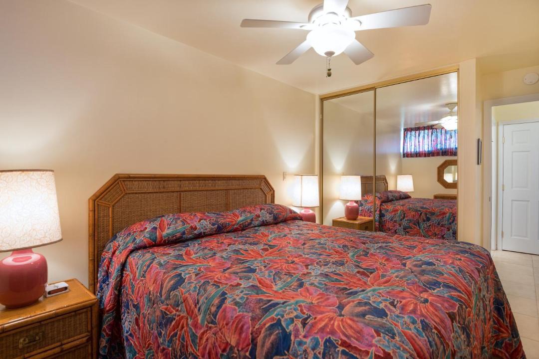 Photo of Others in Kahana