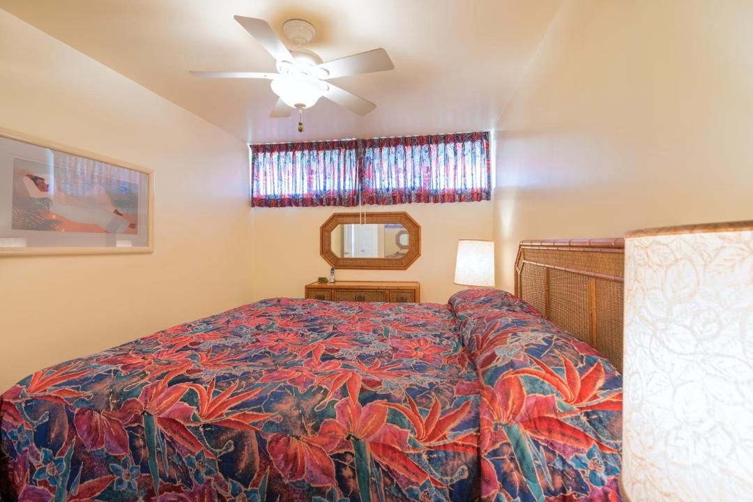 Photo of Others in Kahana