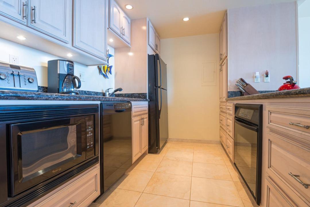 Photo of Others in Kahana