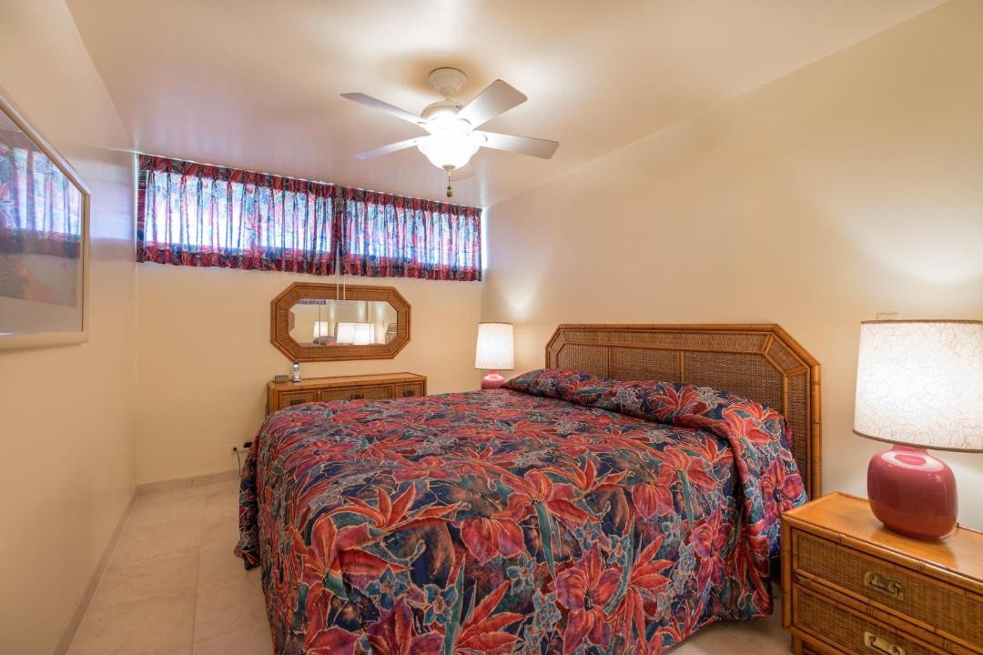 Photo of Others in Kahana