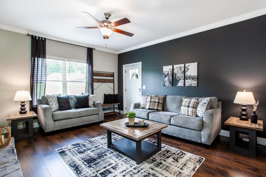 Photo of Livingroom in Townsend