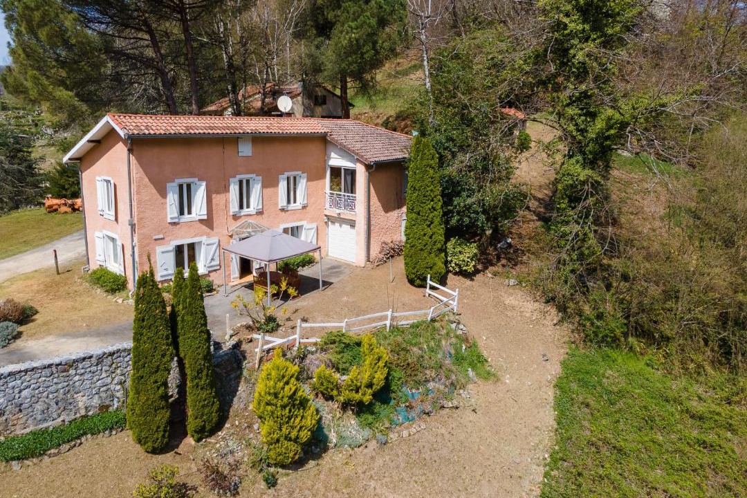 Photo of Buildings in Herran