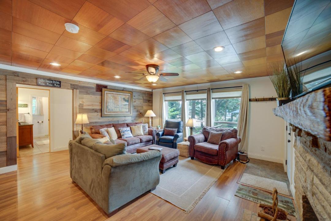 Photo of Others in Monticello