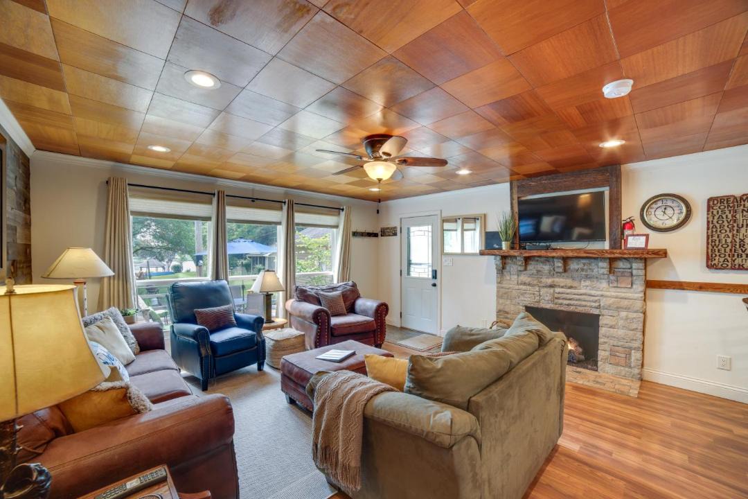 Photo of Others in Monticello