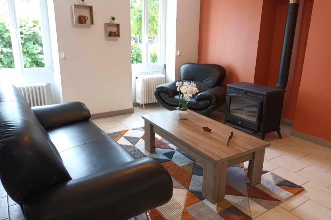 Photo of Livingroom in Thenioux