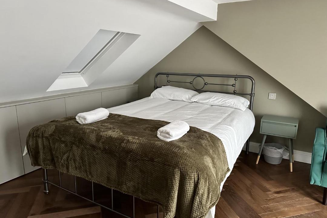 Photo of Others in Underhill