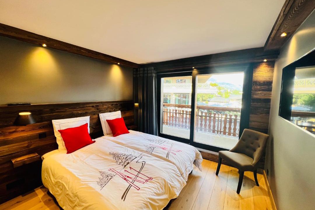 Photo of Bedroom in Lens