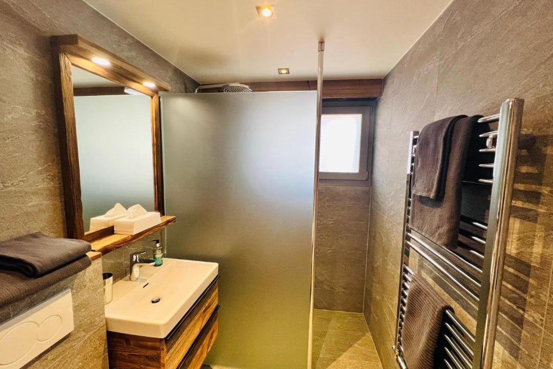 Photo of Bathroom in Lens