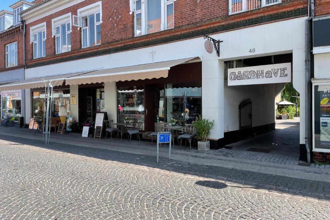 Photo of Others in Praesto Center