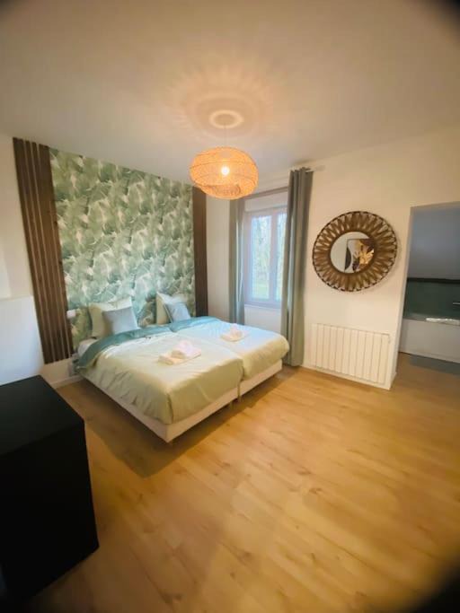 Photo of Bedroom in Quarouble