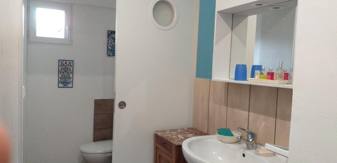 Photo of Bathroom in Checy