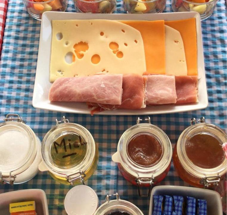 Photo of Others in Pons