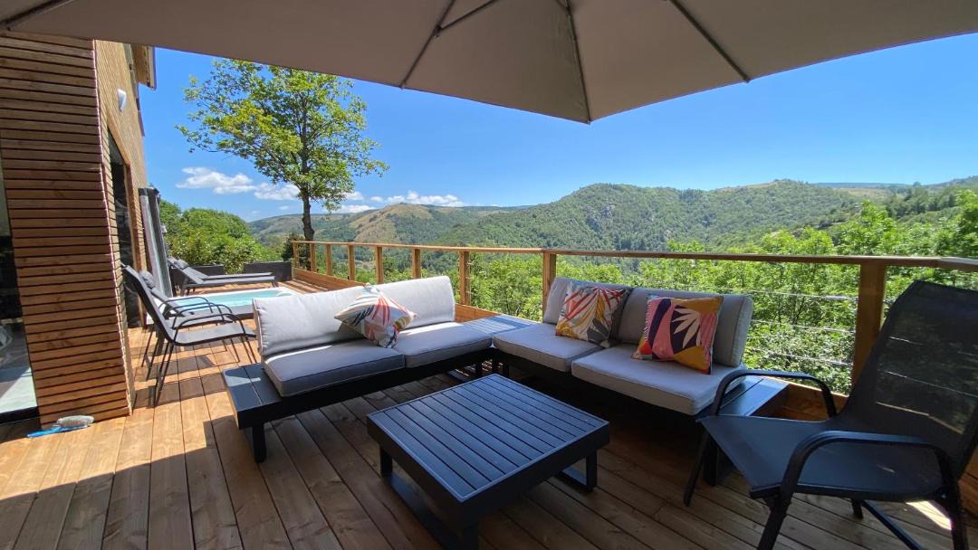 Photo of Patio Balcony in Fraissinet-de-Lozere