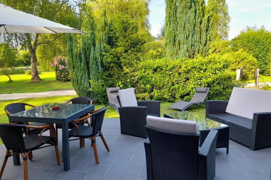 Photo of Others in Rue