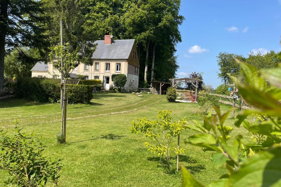 Photo of Buildings in Benarville