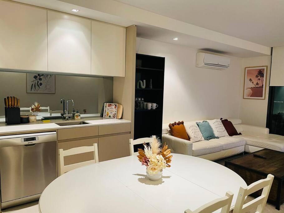 Photo of Others in Hawthorn