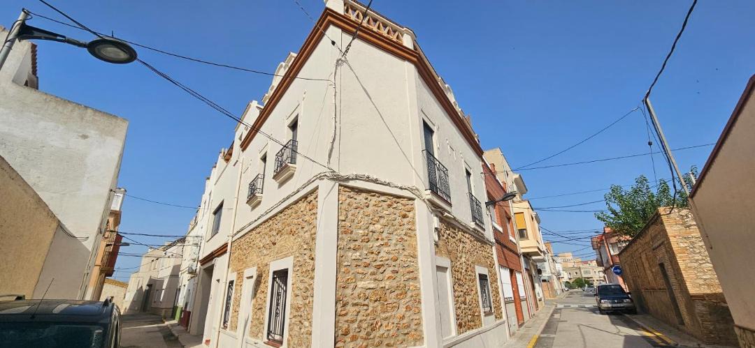 Photo of Buildings in Camarles