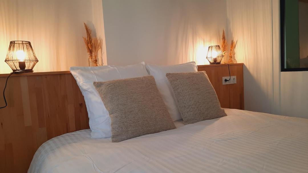 Photo of Bedroom in Pontorson