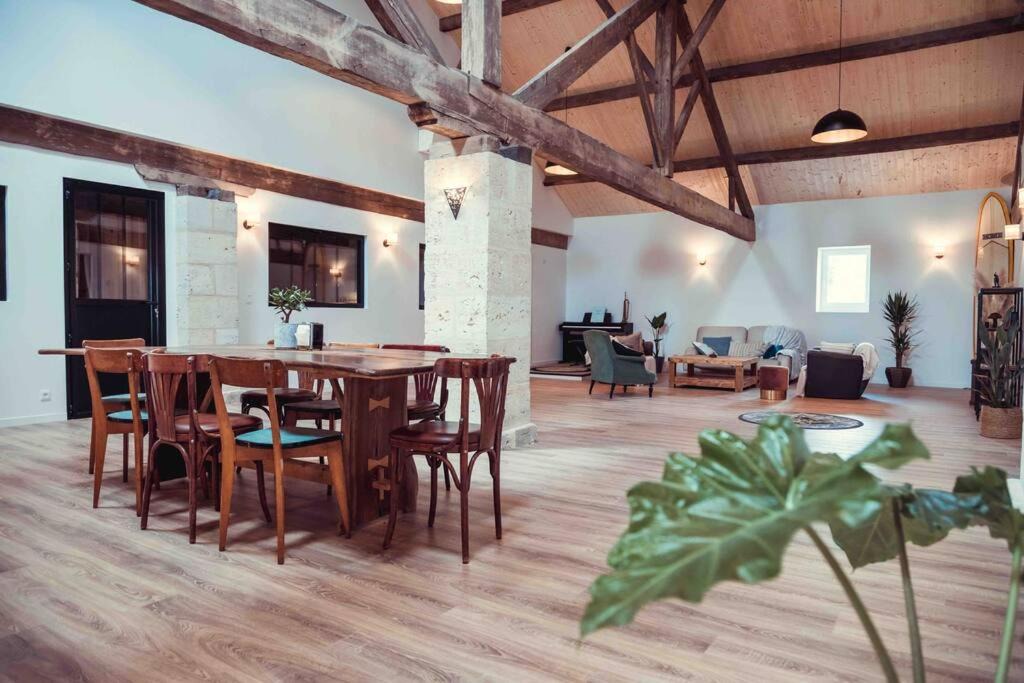 Photo of Livingroom in Jau-Dignac-et-Loirac