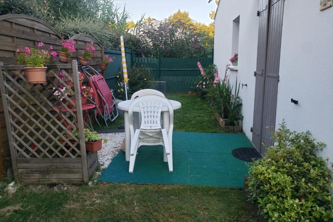 Photo of Others in Etaules