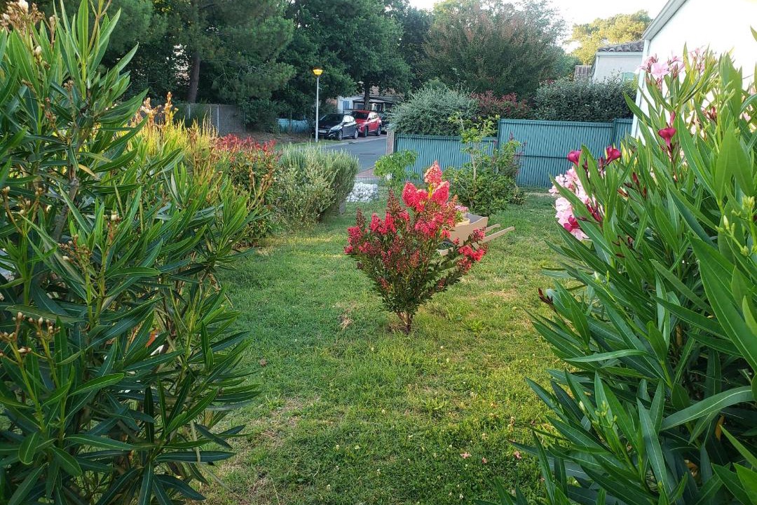 Photo of Others in Etaules