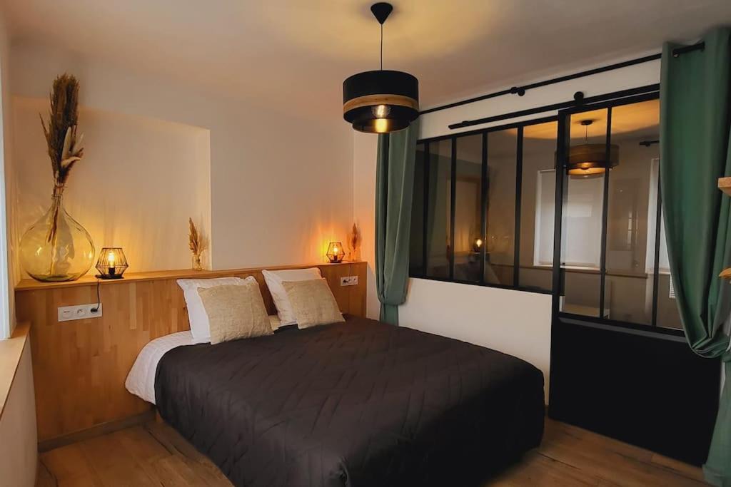 Photo of Bedroom in Pontorson