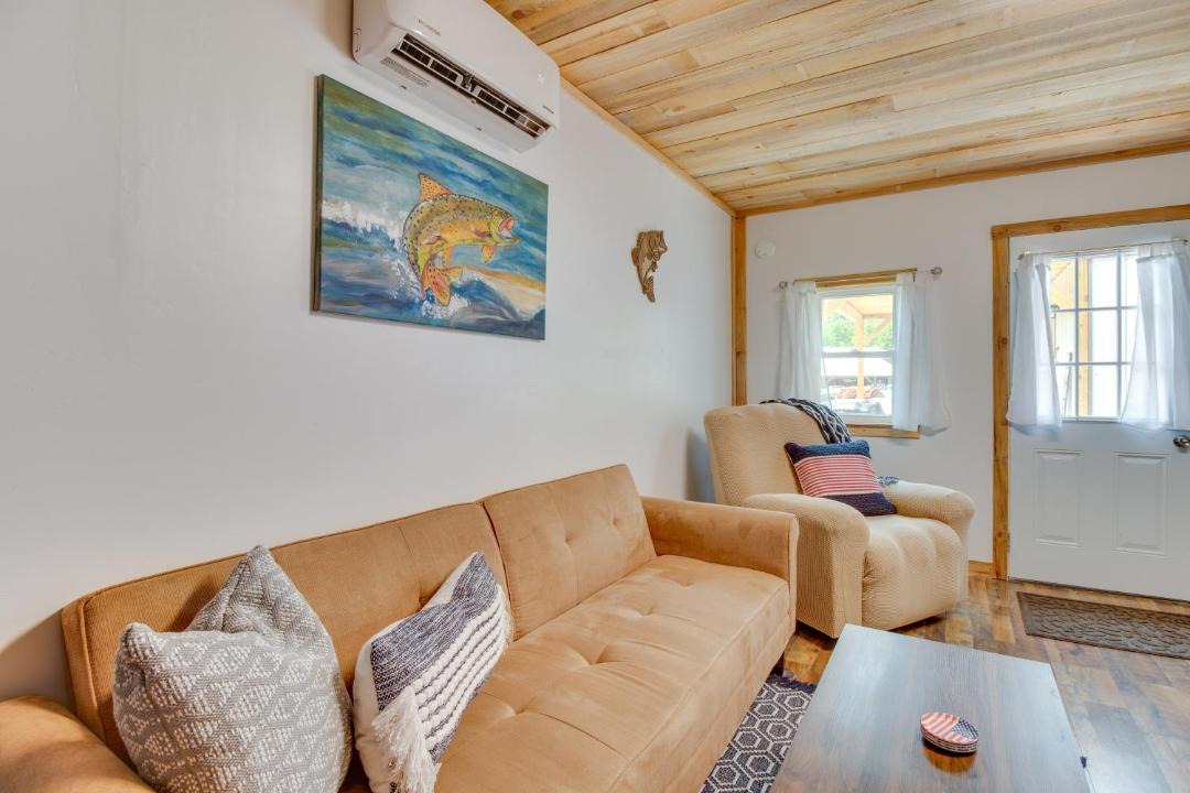 Photo of Others in Lone Rock