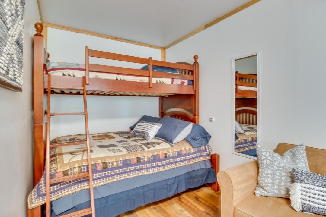 Photo of Others in Lone Rock