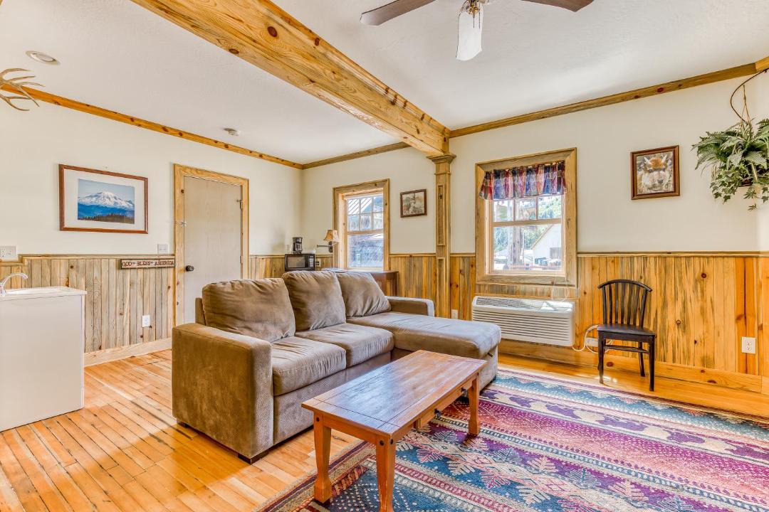 Photo of Others in White Salmon