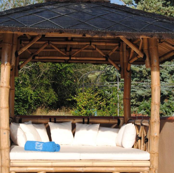 Photo of Others in Chezelle