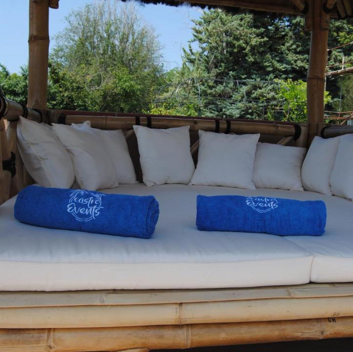 Photo of Others in Chezelle