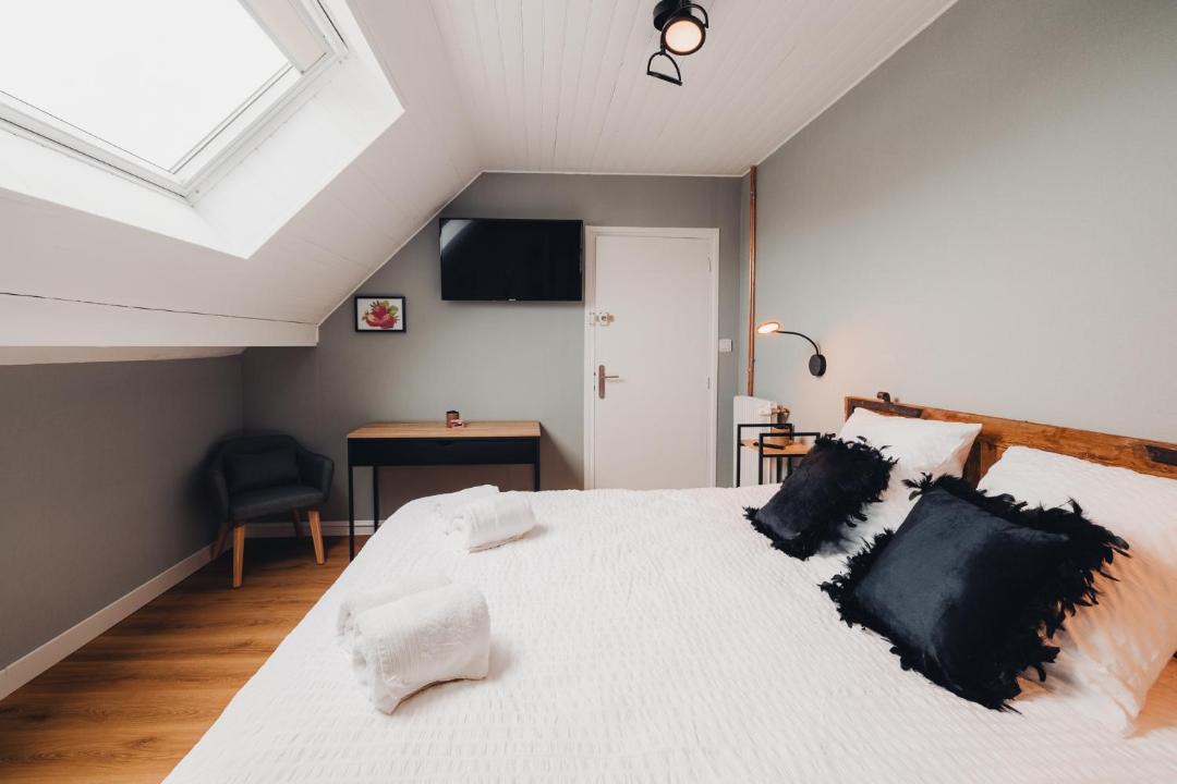 Photo of Others in Samer