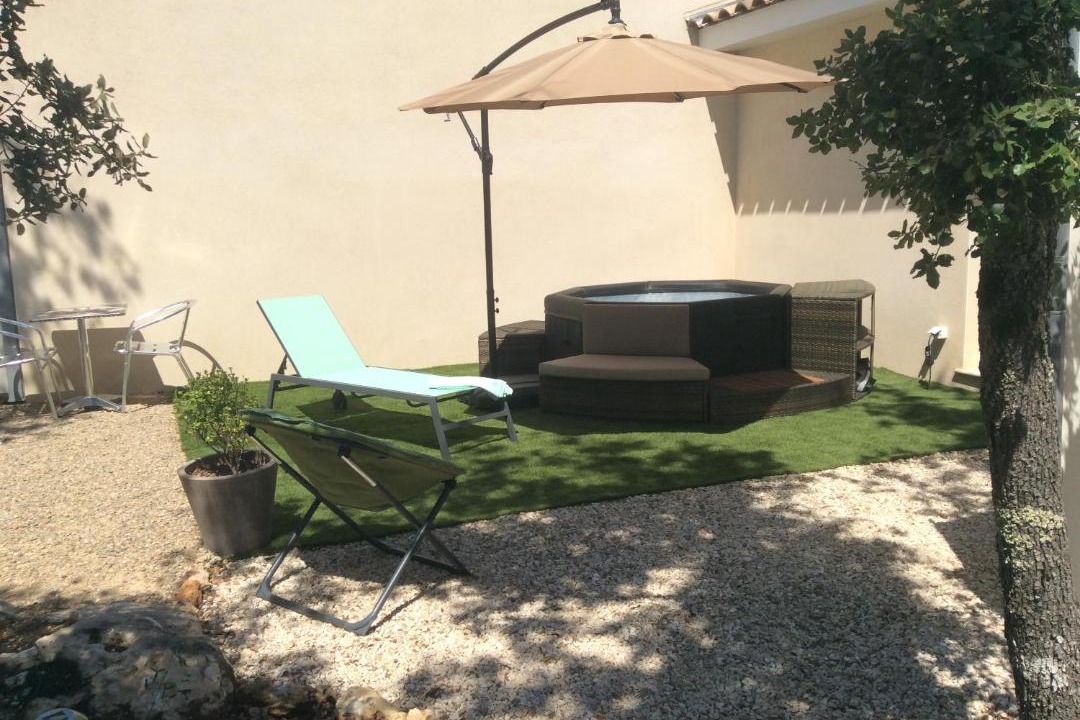 Photo of Buildings in Sillans-la Cascade