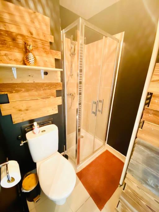 Photo of Bathroom in Saint-Jean Eudes Saint-Gilles