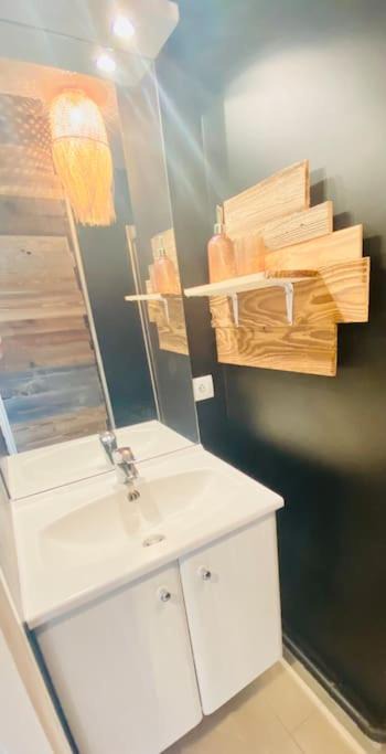 Photo of Bathroom in Saint-Jean Eudes Saint-Gilles