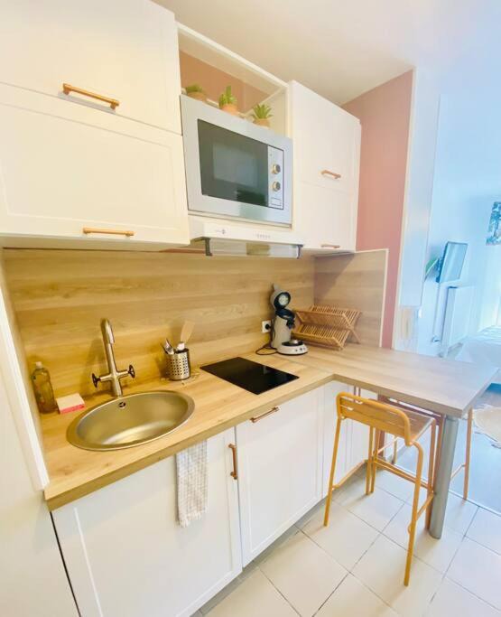 Photo of Kitchen in Saint-Jean Eudes Saint-Gilles