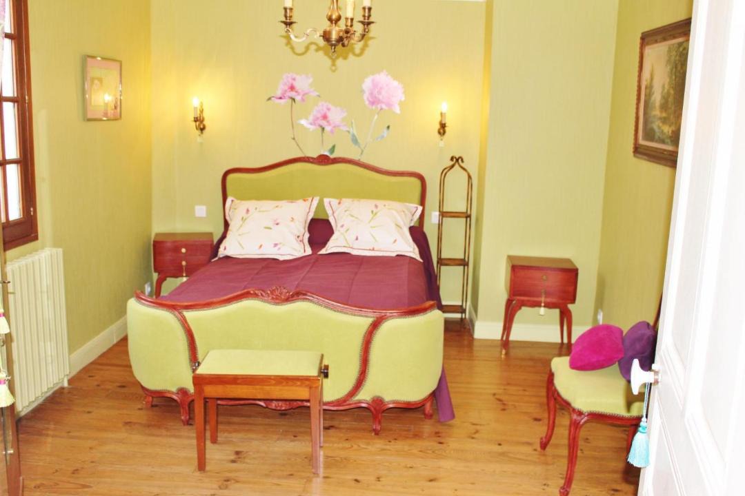 Photo of Others in Seuil