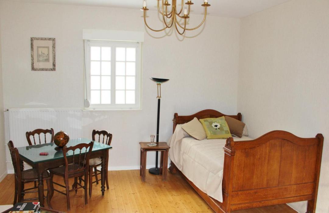 Photo of Others in Seuil