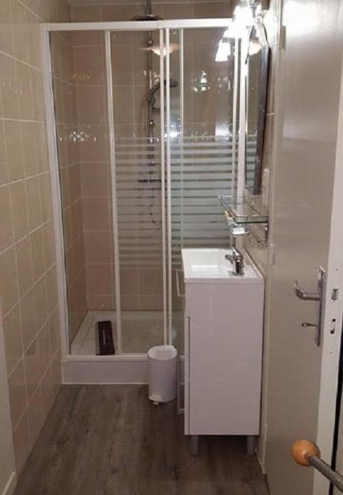 Photo of Others in Seuil