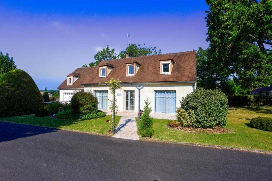 Photo of Buildings in Milly-la-Foret