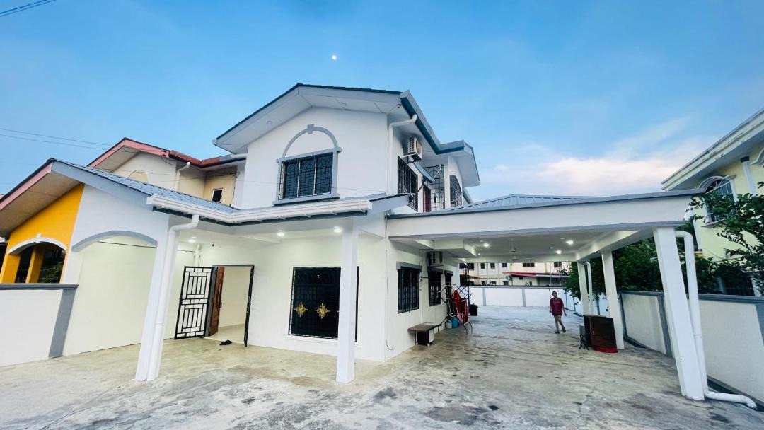 Photo of Buildings in Semporna