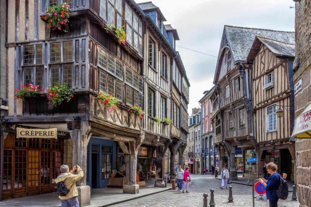 Photo of Buildings in Lancieux
