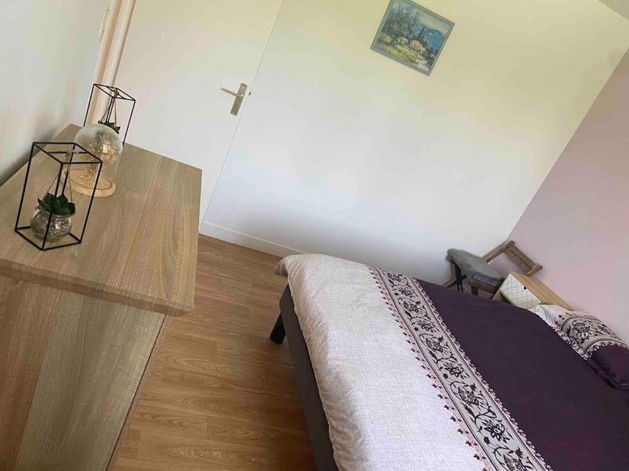 Photo of Bedroom in Saint-Aubin-de-Terregatte