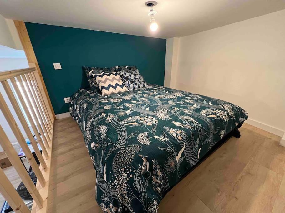 Photo of Bedroom in Francheville Le Bas